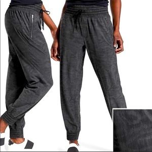 Athleta Camden Printed Jogger - Black Moire Print